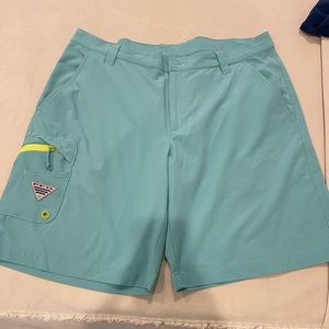 Men’s Columbia PFG shorts